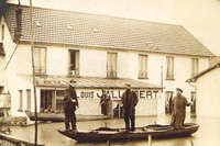 Le restaurant Jallabert/pendant la crue de 1910