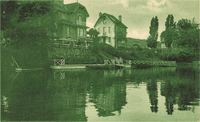 Reflets de villas dans la Seine