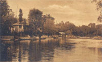 Les pontons de villas du bord de la Seine