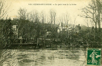 Petit bras de la Seine et villas construites/dans le parc du château