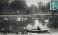 Pêche, en barque, sur le petit bras de la Seine,/face à la Nourrée