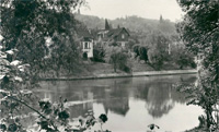 La rive du petit bras de la Seine,/vue de l'île