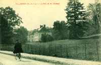 Cycliste pédalant dans l'avenue du Parc/vers le château