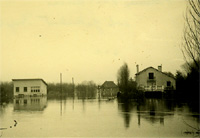 La quai de Seine sous l'eau