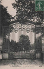 La grille du parc du château