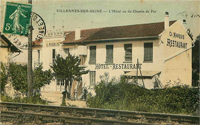 L'arrière de l'hôtel-restaurant Marquis/du côté du chemin de fer
