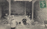 Des lavandières au lavoir de la rue des Ecoles/(de nos, jours, rue de l'ancienne-mairie)