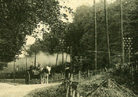 Le passage à niveau/sur le chemin de Poissy
