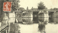 La Seine entre un ponton et le pont