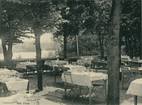Une terrasse du restaurant "Les Peupliers"