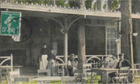 L'une des terrasses du restaurant Perche