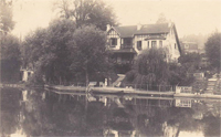 La villa "Petite Chose", vue de la Seine/(sentier du Bord de l'Eau)