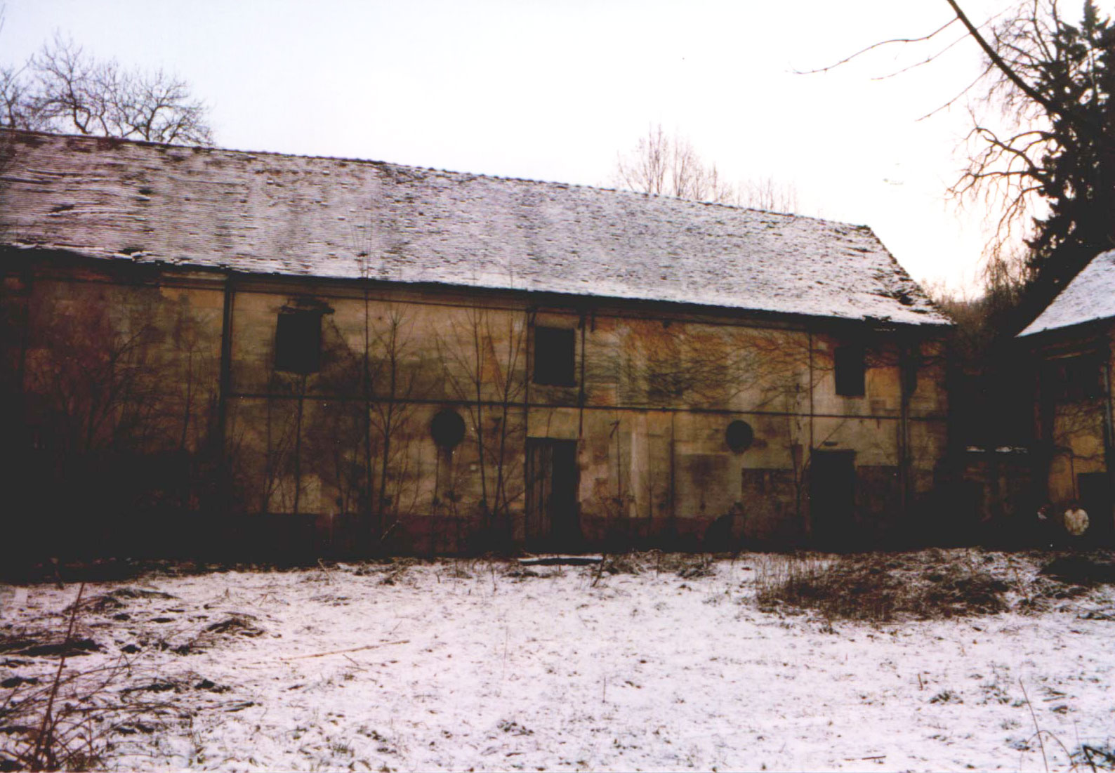 Autre vue de la ferme avant restauration
