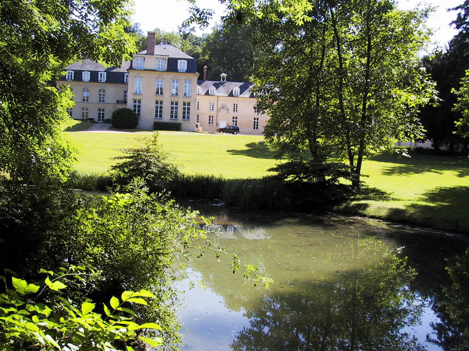Façade du château restauré
