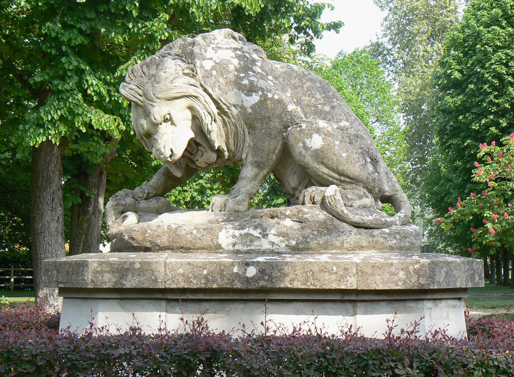 Statue du Lion au Serpent.