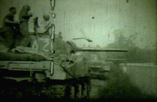 Char américain en position de tir.