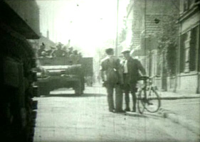 Char américain et cycliste.
