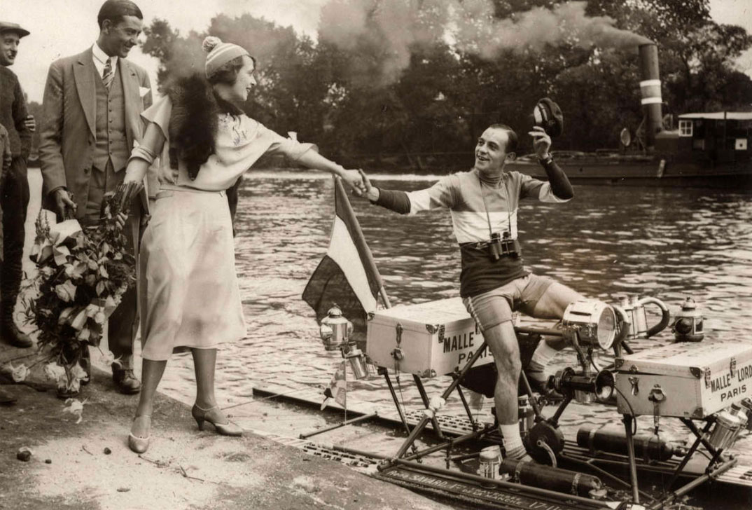 René Savard salué par Mistinguett