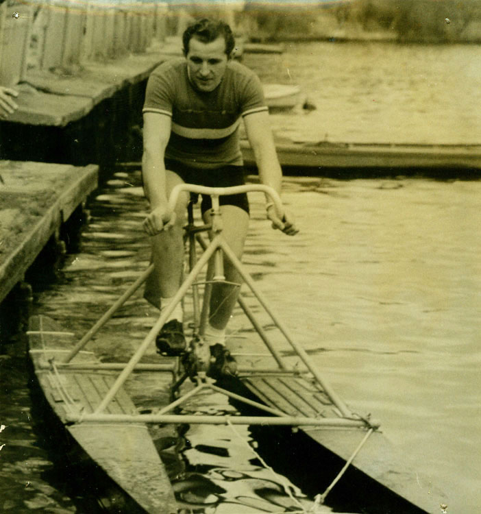 René Savard sur son hydrocycle