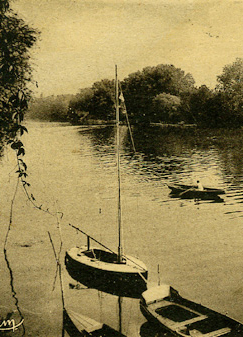 Bateaux sur la Seine.