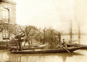 La villa Machoire pendant la crue de 1910.