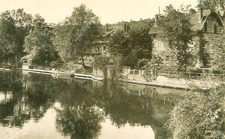 Rue du Pont et la Seine