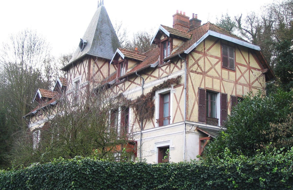 Côté droit de la villa
