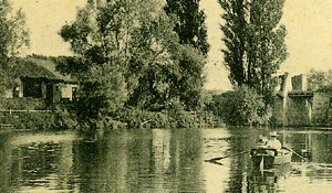 Vue de la vacherie depuis la Seine, 1907.