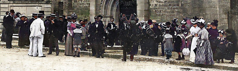 La fanfare devant l'église
