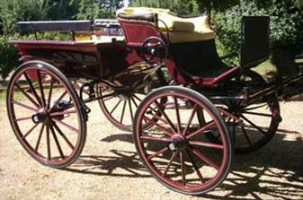 Un break, voiture à cheval