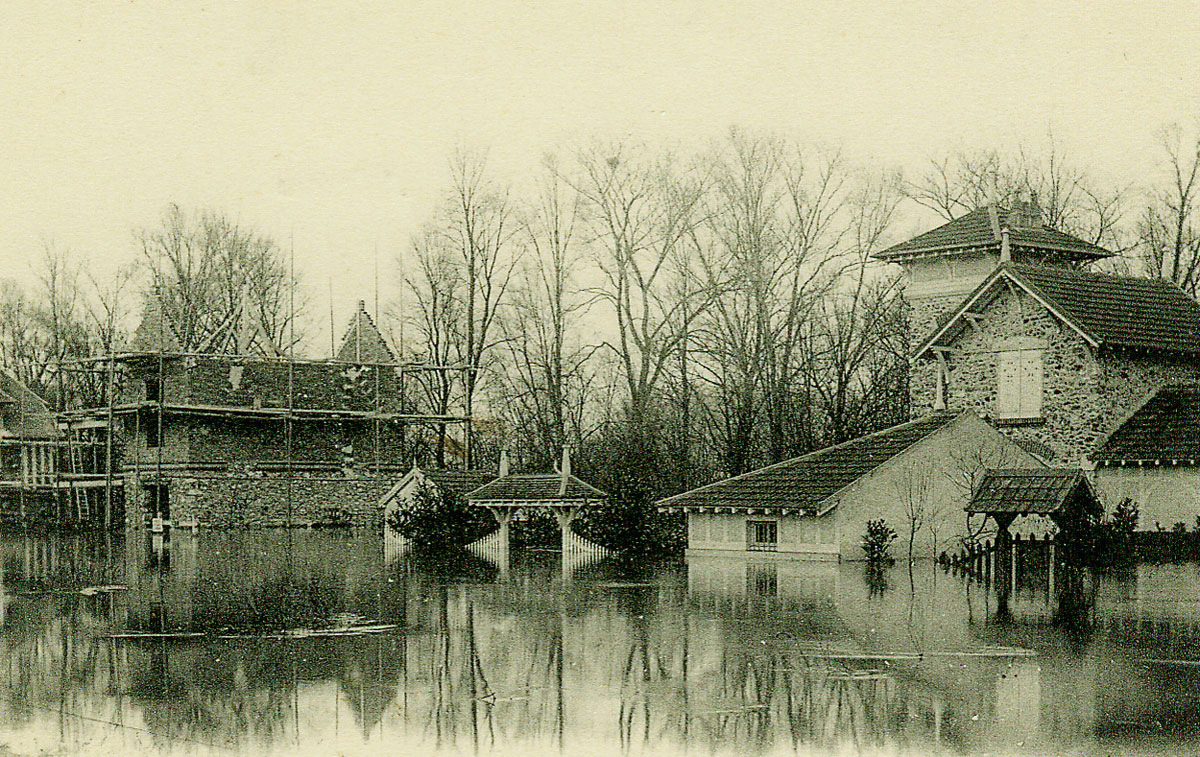 Villas inondées chemin de la Nourrée.