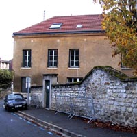 Ancienne école des filles rue de Neauphle.