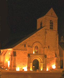 Vue de l'église Saint Nicolas de Villennes.