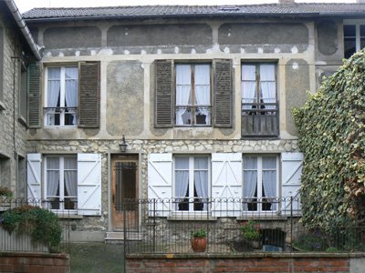Façade de la maison d'habitation