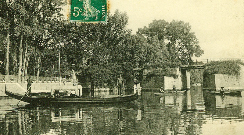 Gondole sur la Seine.