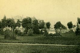 Le square central de l'île de Villennes.