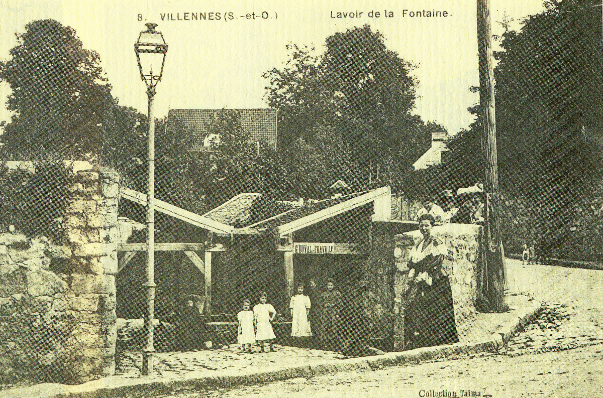 Le lavoir de la Fontaine sur la place