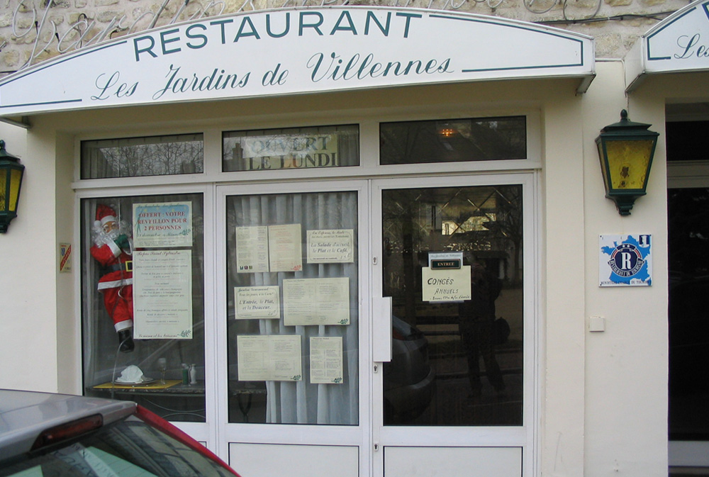 L'entree du restaurant Jardins de Villennes.jpg