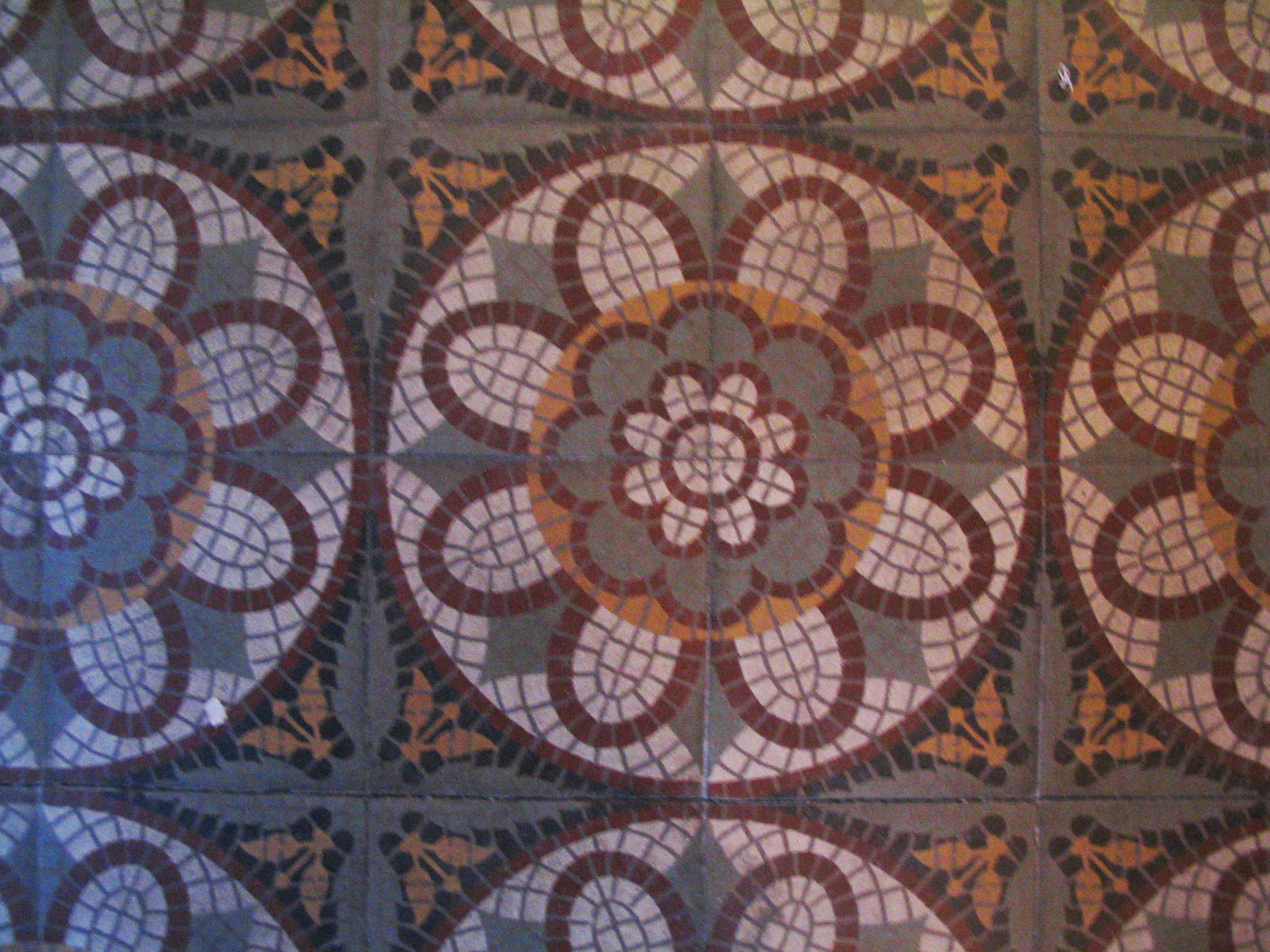 Bordure décorative en carrelage.