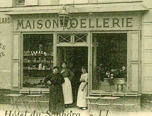 Personnel de la maison Dellerie à l'entrée