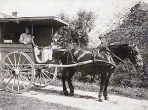 Une tapissière, voiture à cheval