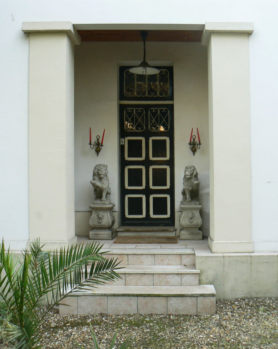 Porte de la villa La Clairière
