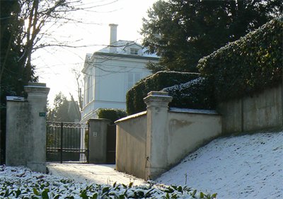 Entrée villa Le Val Sinet