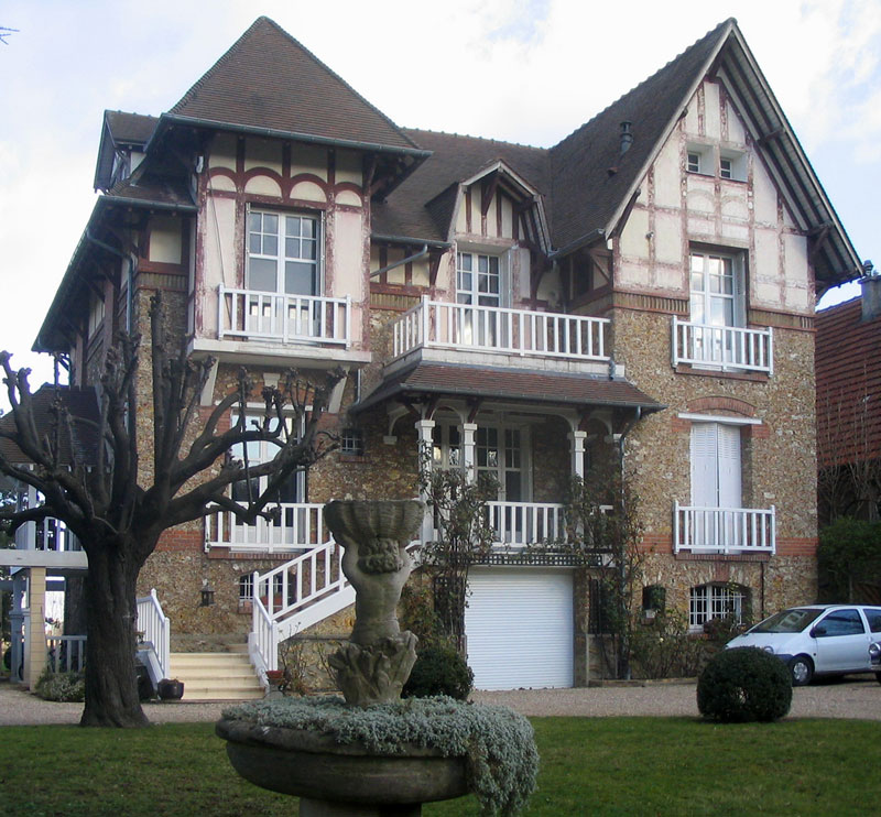 Façade avant de la villa.