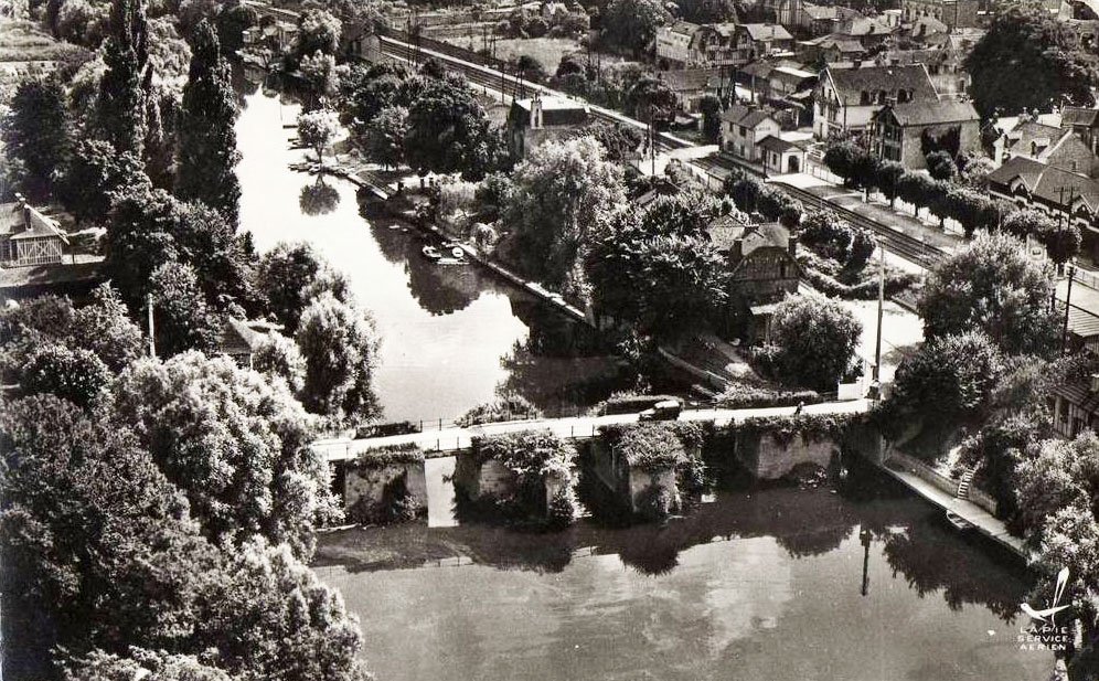 Vue aérienne du pont en 1958